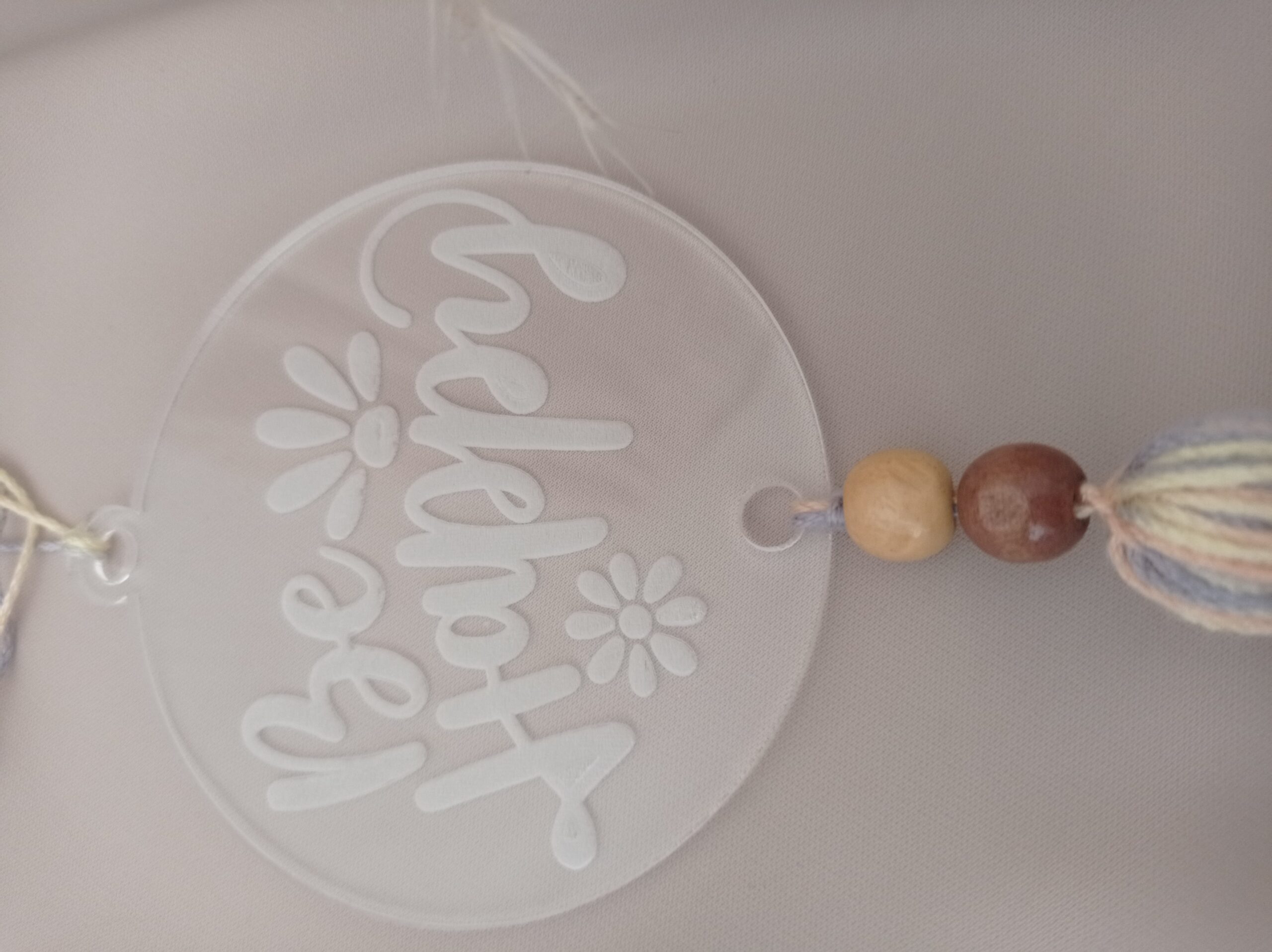 Suspension en Plexi 8cm "Be Happy" – Image 3