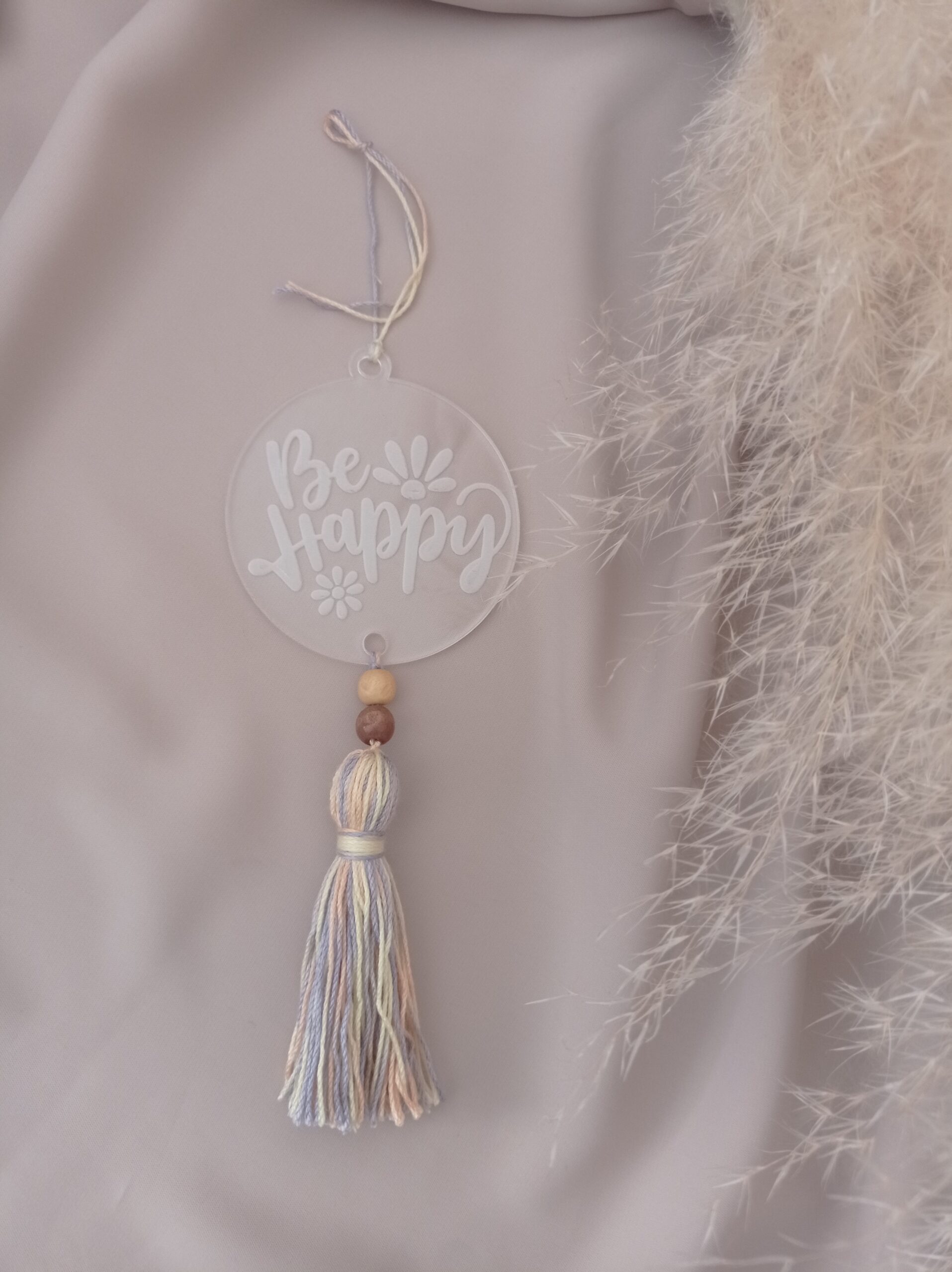 Suspension en Plexi 8cm "Be Happy"