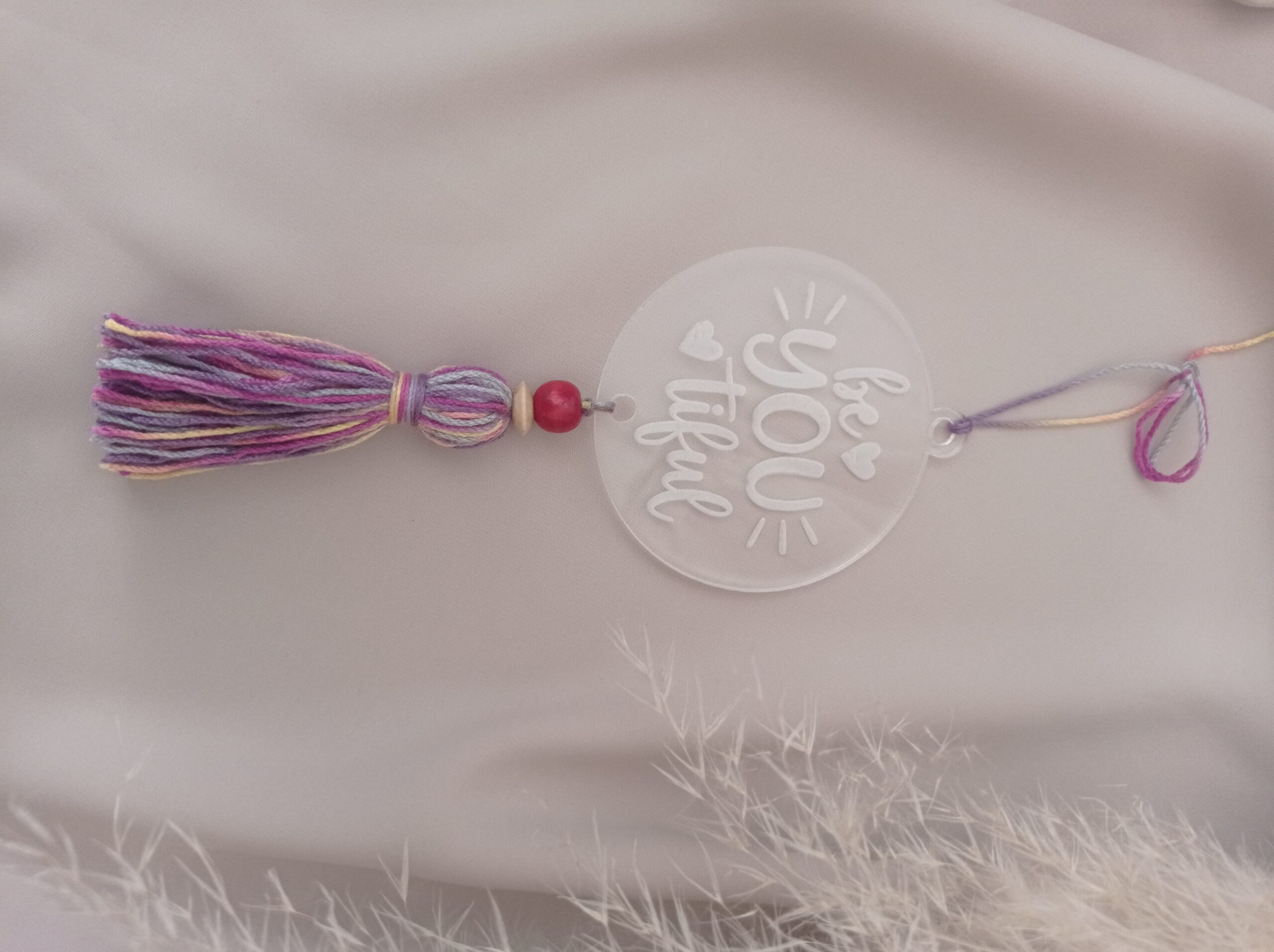 Suspension Plexi 8cm "Be YOUtiful" - Message Positif - – Image 4